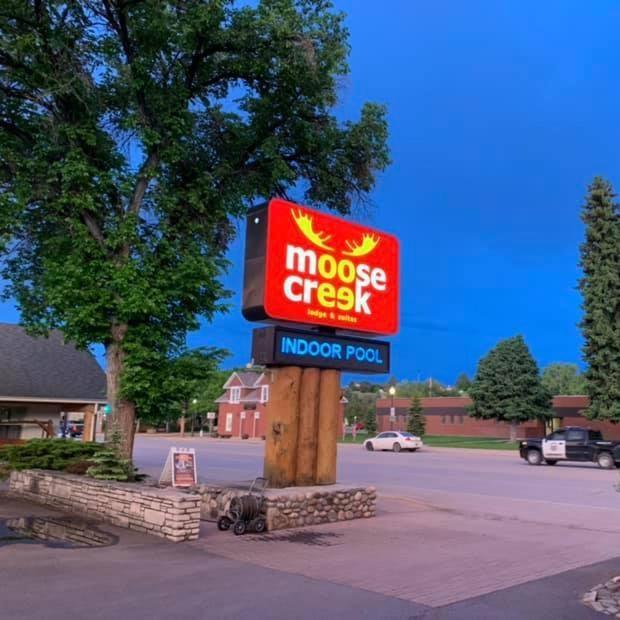 Moose Creek Lodge & Suites 코디 외부 사진